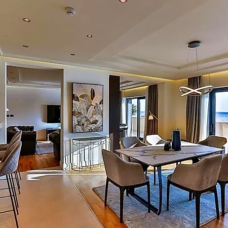 California By Aycon Hotel