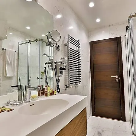 California By Aycon Hotel 5*